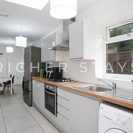 Large Home For Contractors & Families - Garden & Amenities London Bagian luar foto