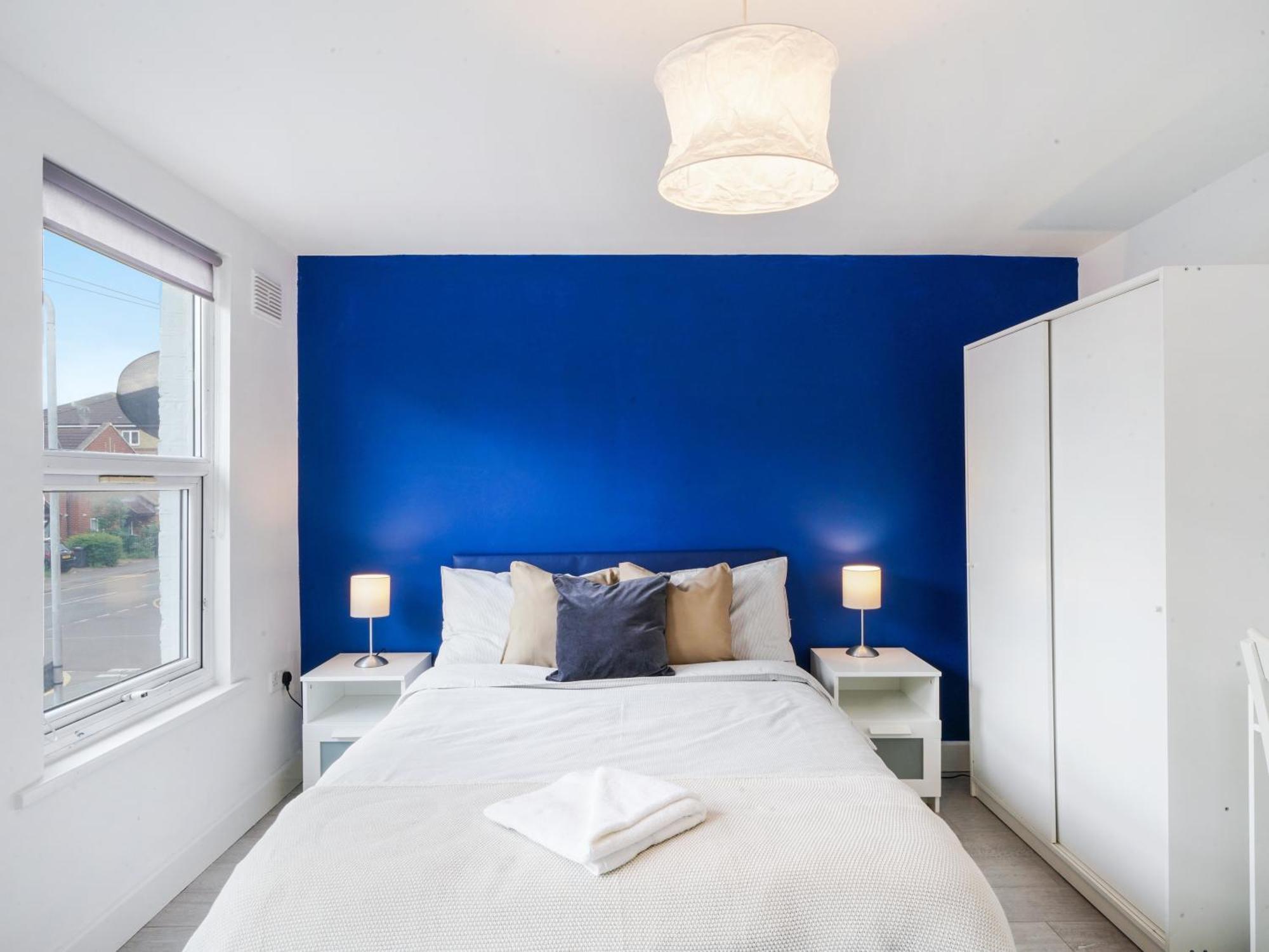 Large Home For Contractors & Families - Garden & Amenities London Bagian luar foto