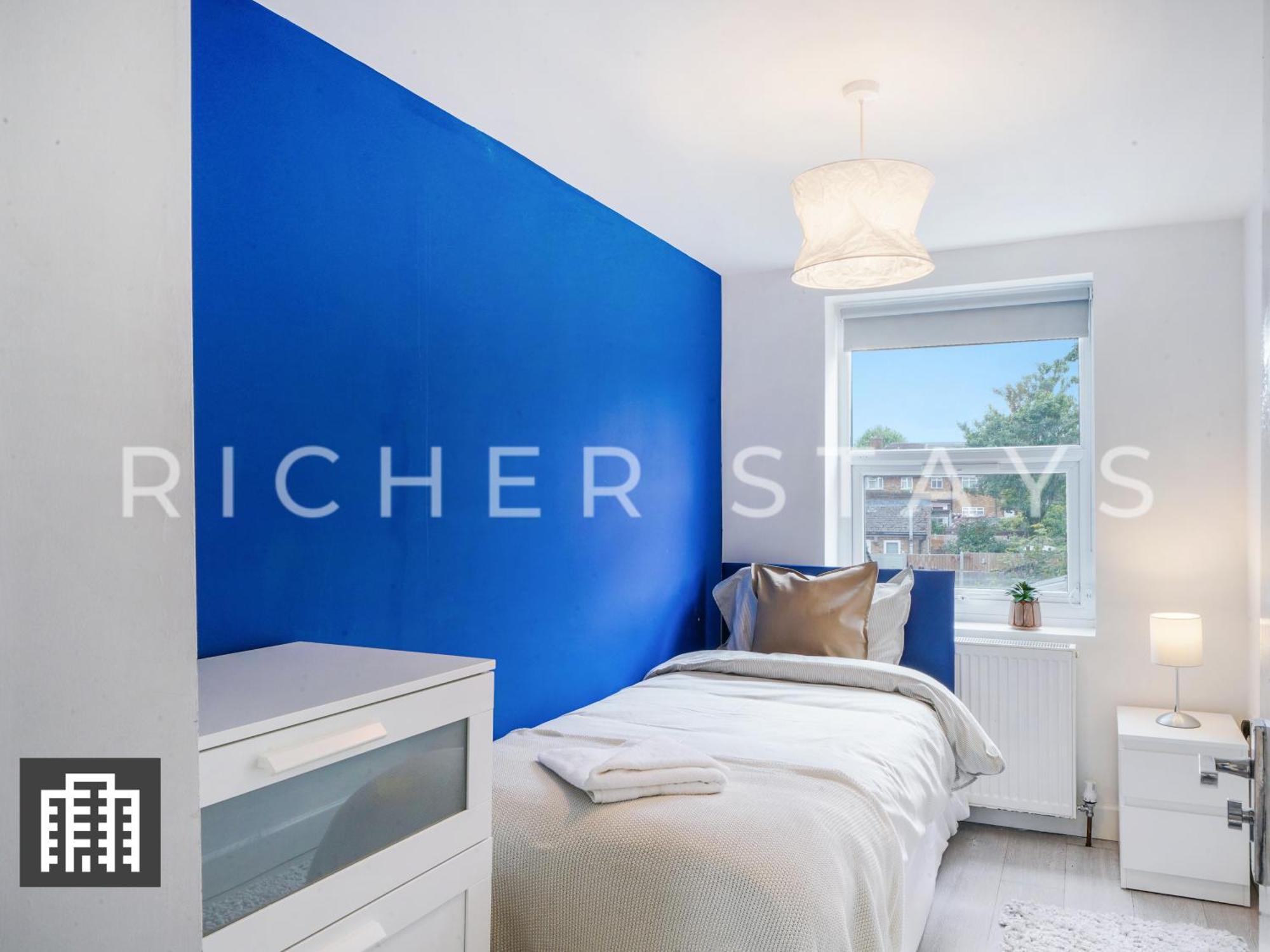 Large Home For Contractors & Families - Garden & Amenities London Bagian luar foto