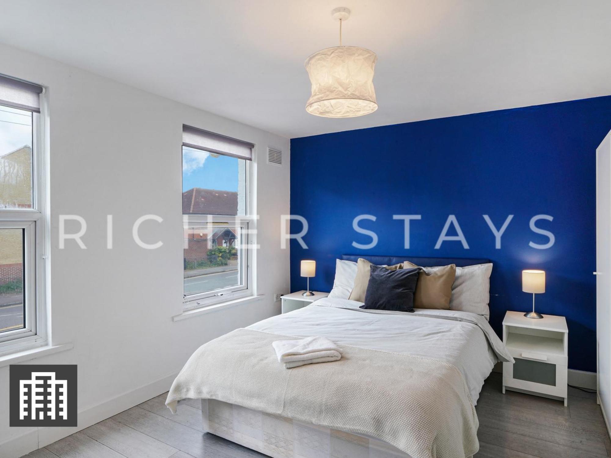 Large Home For Contractors & Families - Garden & Amenities London Bagian luar foto