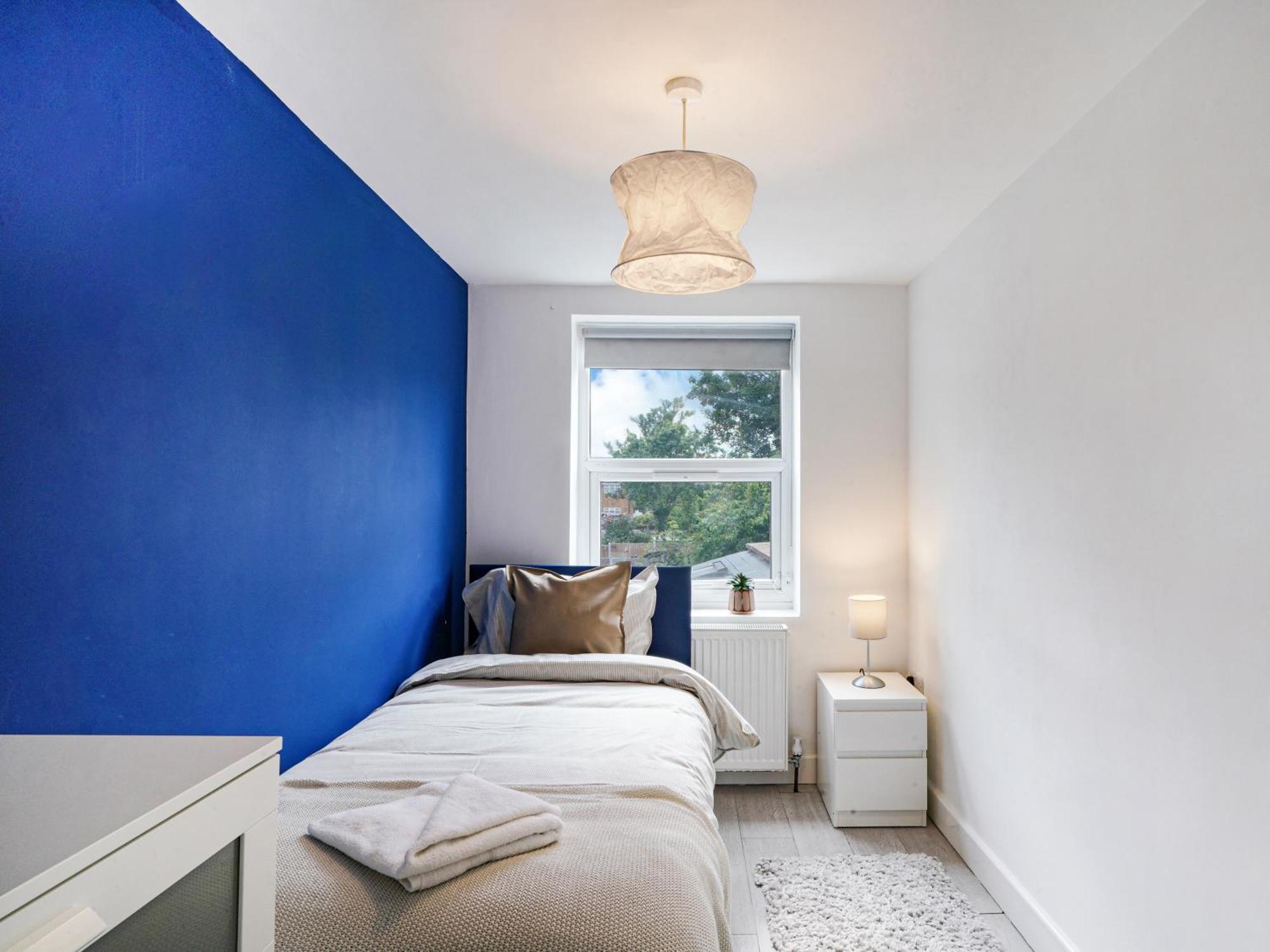 Large Home For Contractors & Families - Garden & Amenities London Bagian luar foto